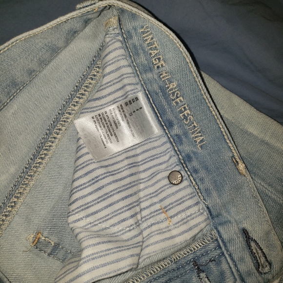 American Eagle Shorts size 8 - Picture 3 of 3